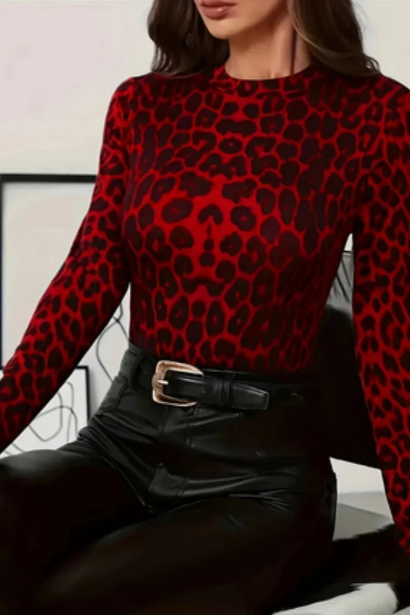 Ladies' fashionable leopard print slim fit long sleeved top